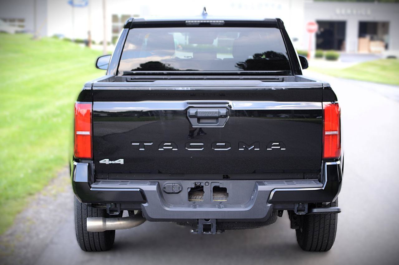 Used 2026 Toyota Tacoma SR5 AWD/4WD image 6