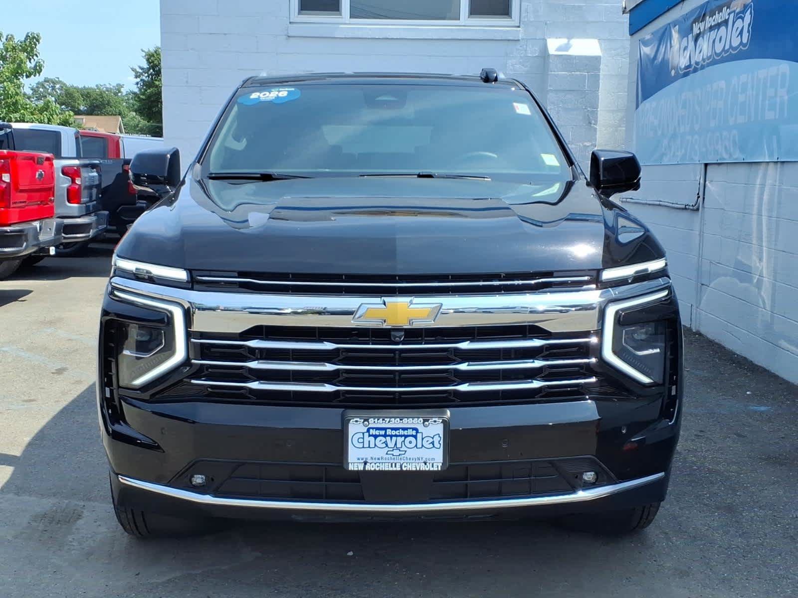 Used 2026 Chevrolet Suburban LT w/ Comfort Package AWD/4WD image 2