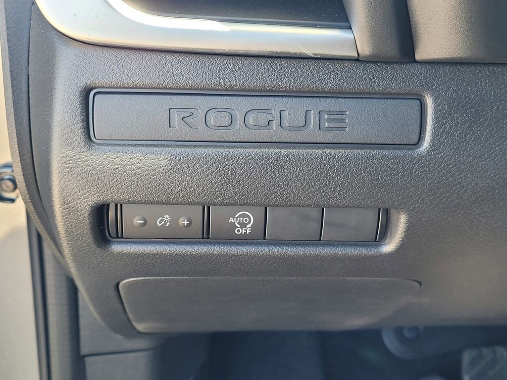 Used 2025 Nissan Rogue S FWD image 23