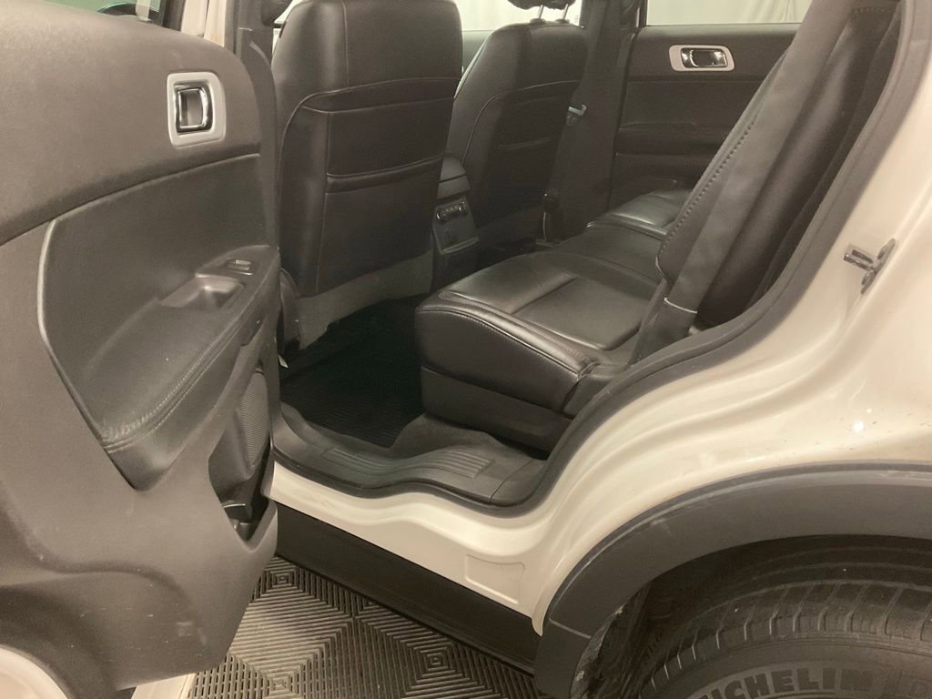Used 2013 Ford Explorer XLT AWD/4WD image 23