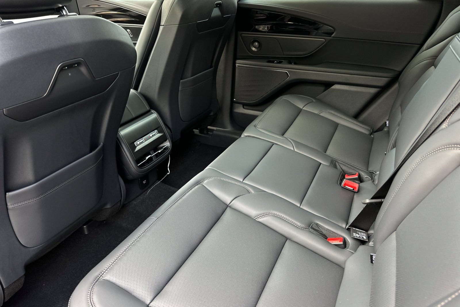 New 2026 Lincoln Nautilus Premier w/ Equipment Group 102A AWD/4WD image 11