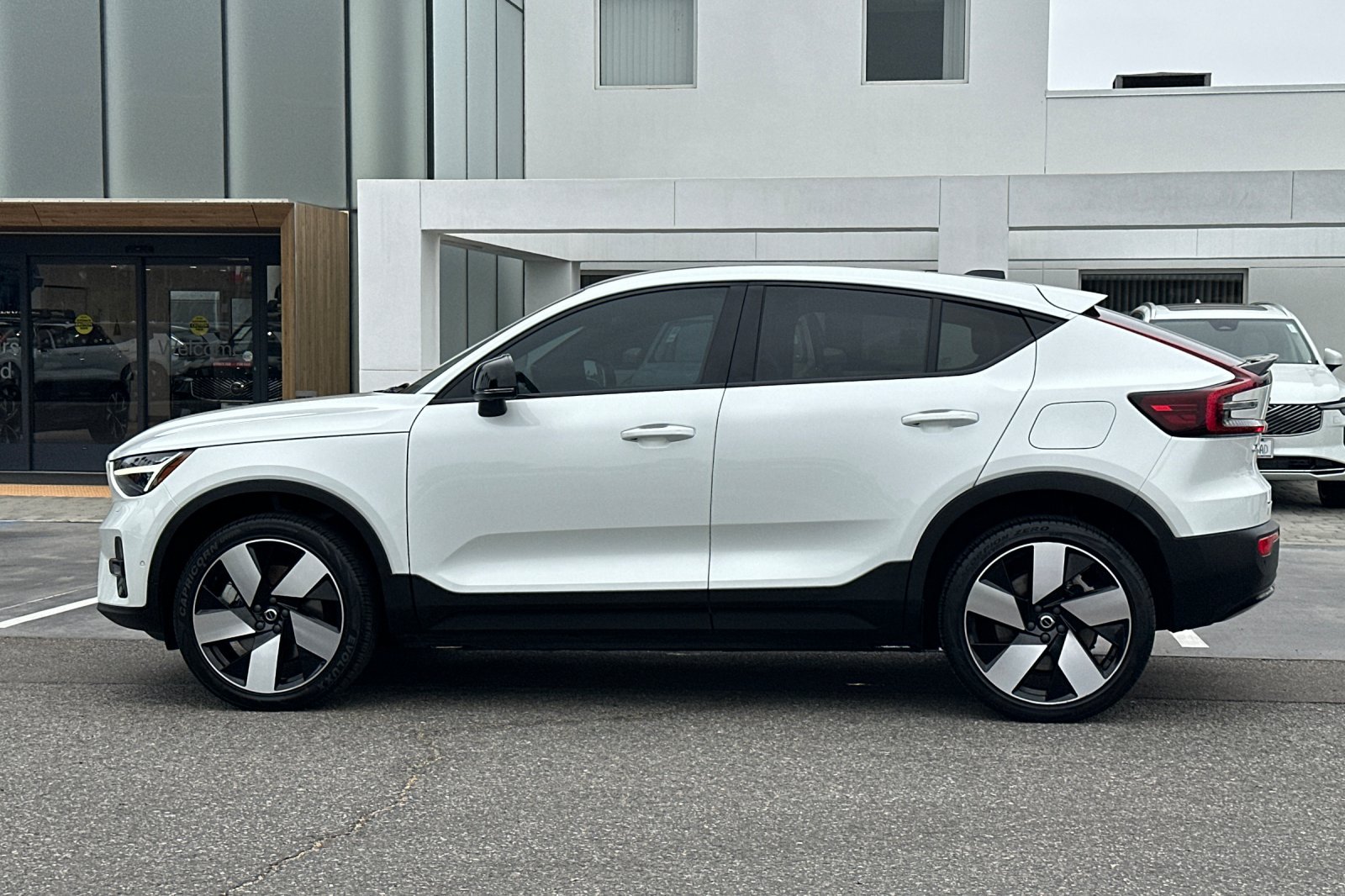 Certified 2023 Volvo C40 P8 Recharge Ultimate w/ Protection Package Premier AWD/4WD image 7