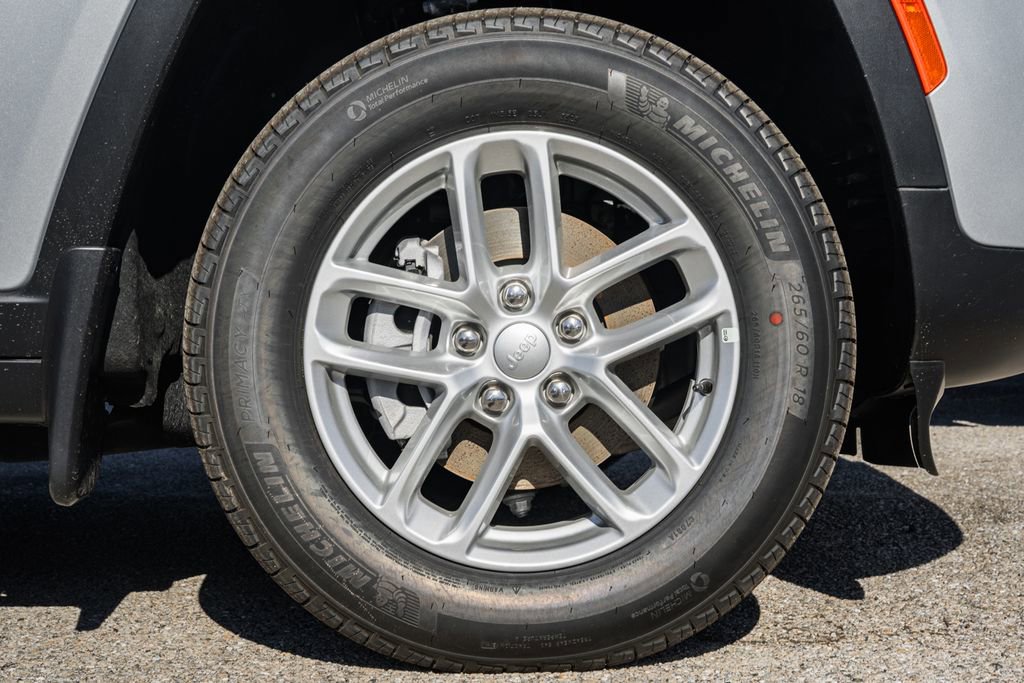 New 2025 Jeep Grand Cherokee Laredo X w/ Luxury Tech Group I image 16