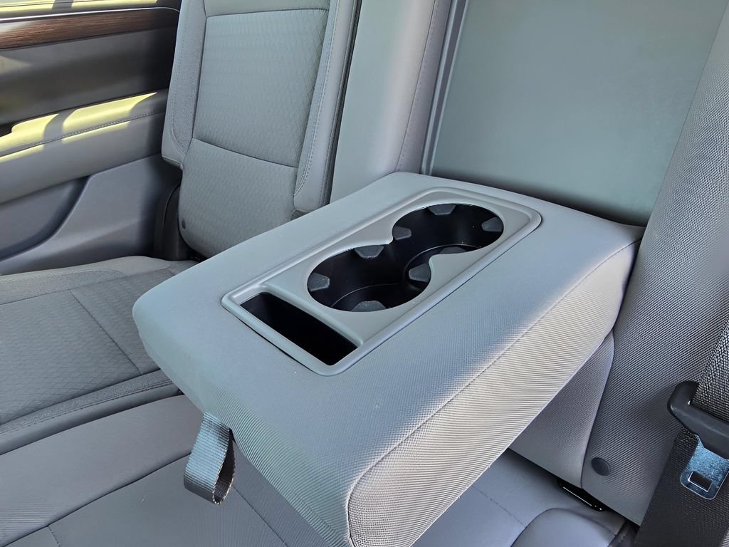 Used 2022 GMC Yukon SLE w/ Gmc Pro Safety Plus Package AWD/4WD image 10