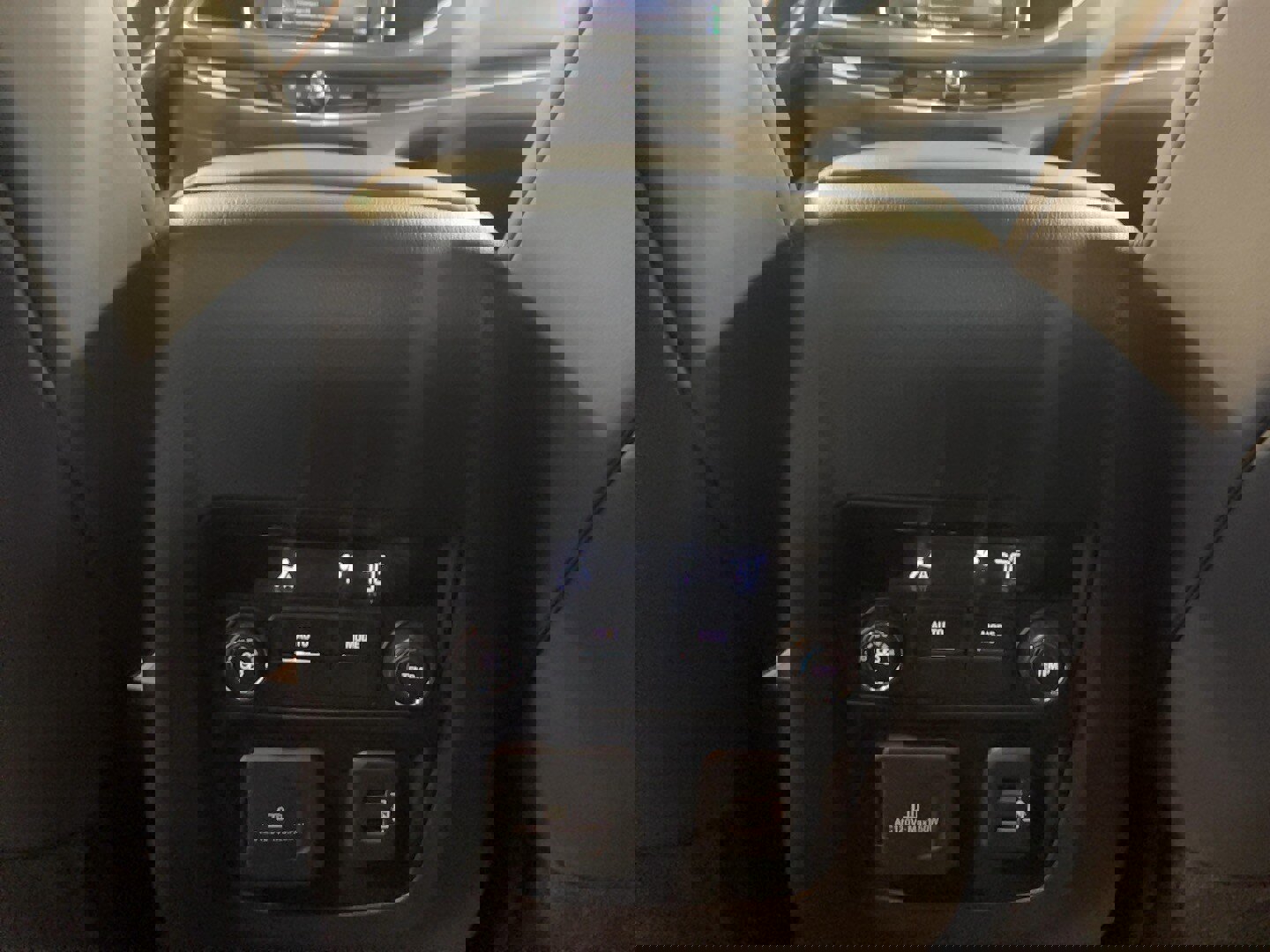 Used 2022 Buick Enclave Essence w/ Experience Buick Package image 16