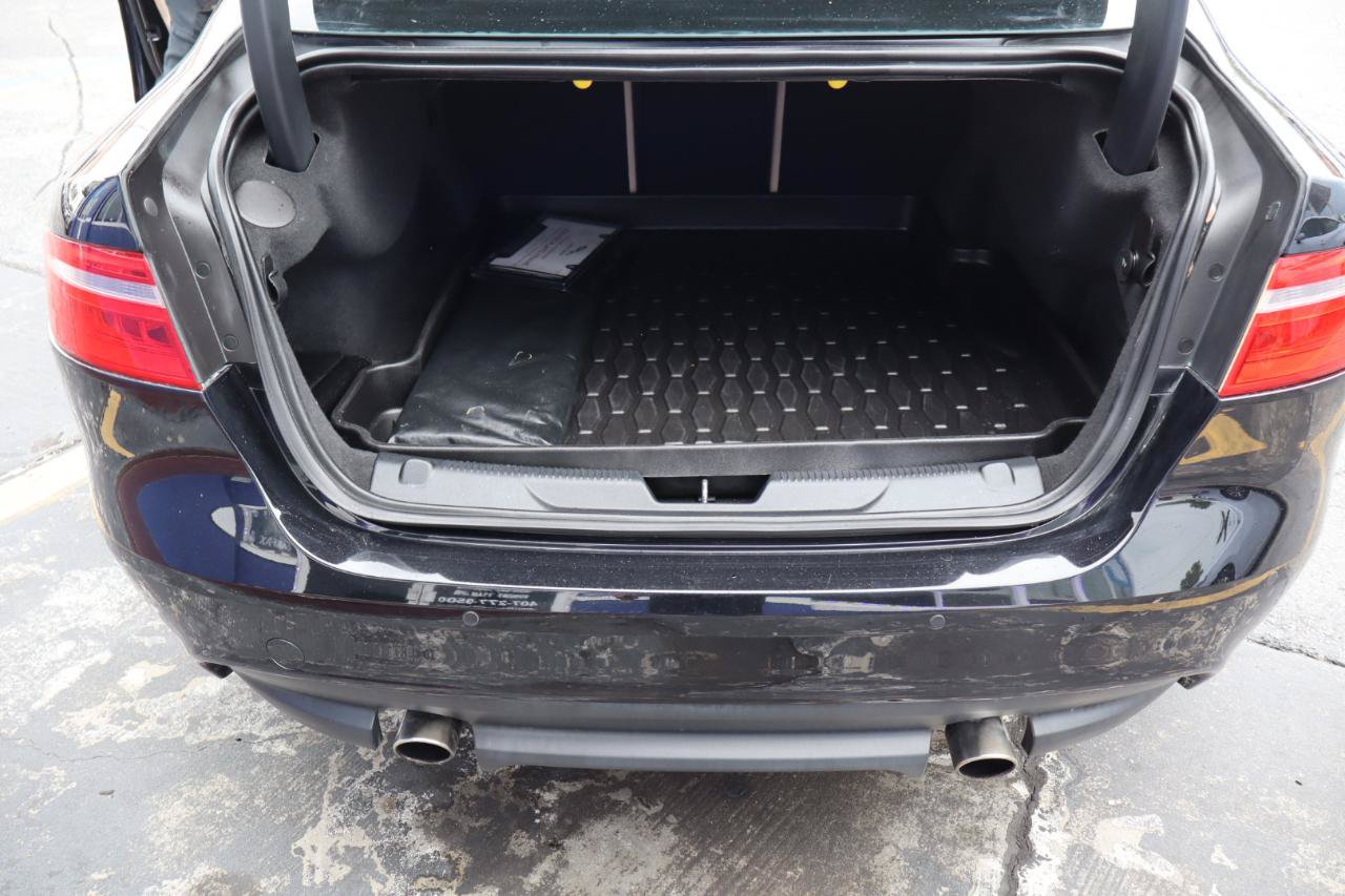 Used 2018 Jaguar XE Prestige RWD image 10