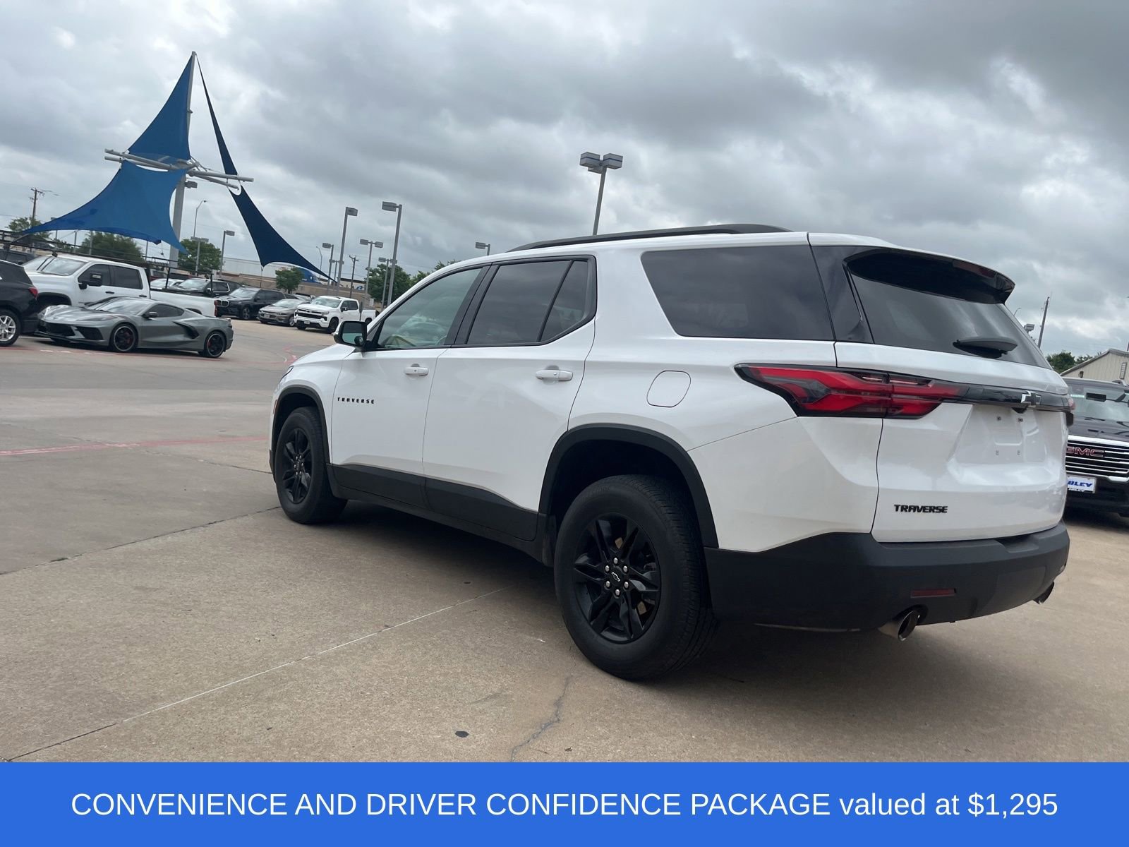 Used 2023 Chevrolet Traverse LT video 3