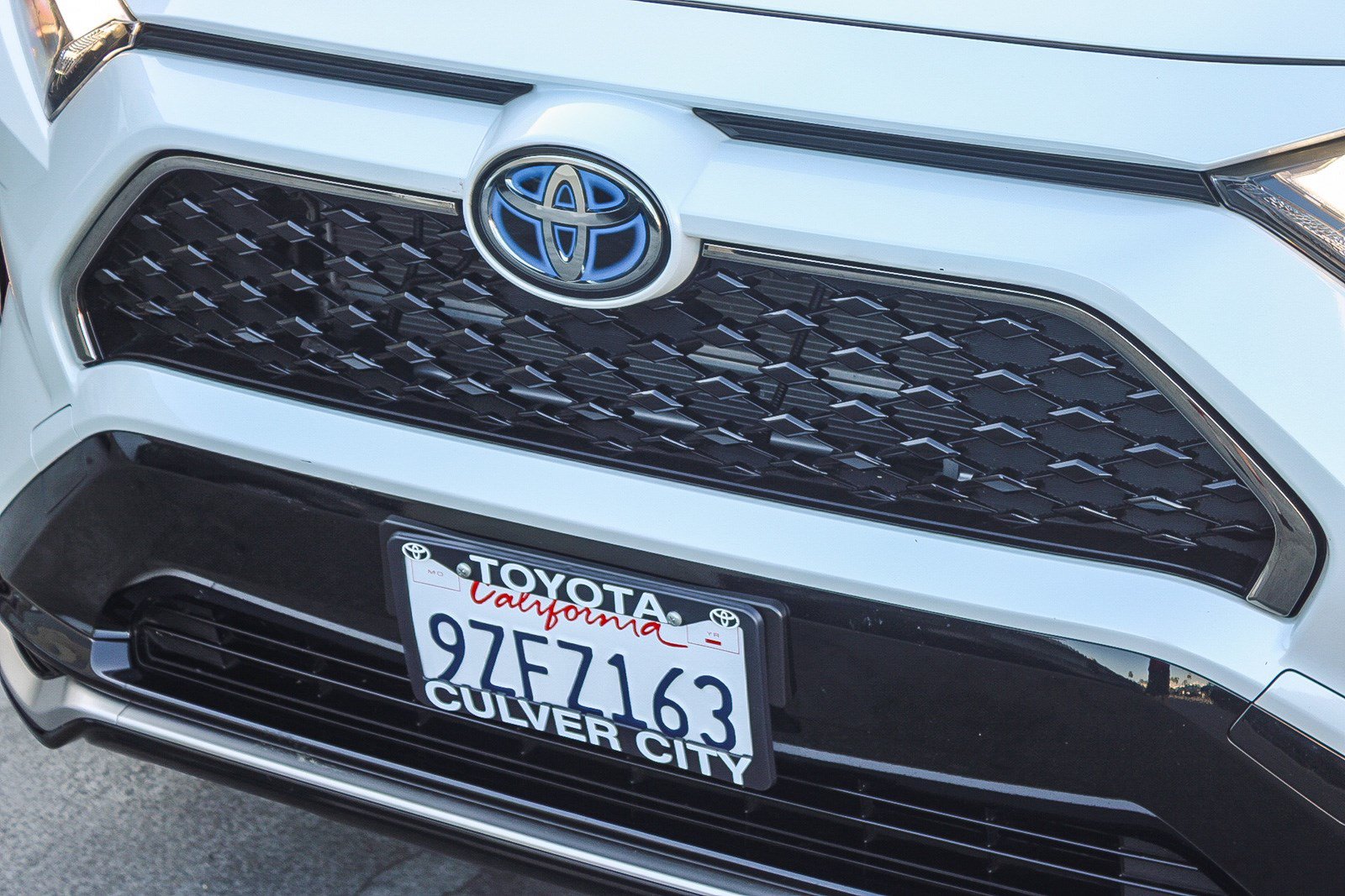 Used 2024 Toyota RAV4 XSE w/ Weather Package AWD/4WD image 6