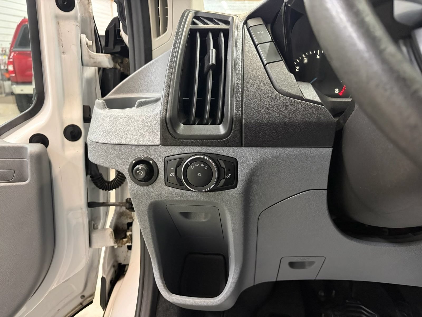 Used 2015 Ford Transit 150 XLT RWD image 15