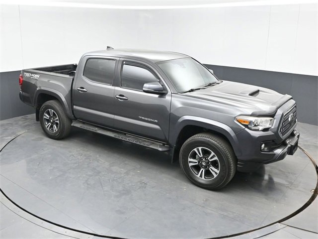 Used 2019 Toyota Tacoma TRD Sport image 1