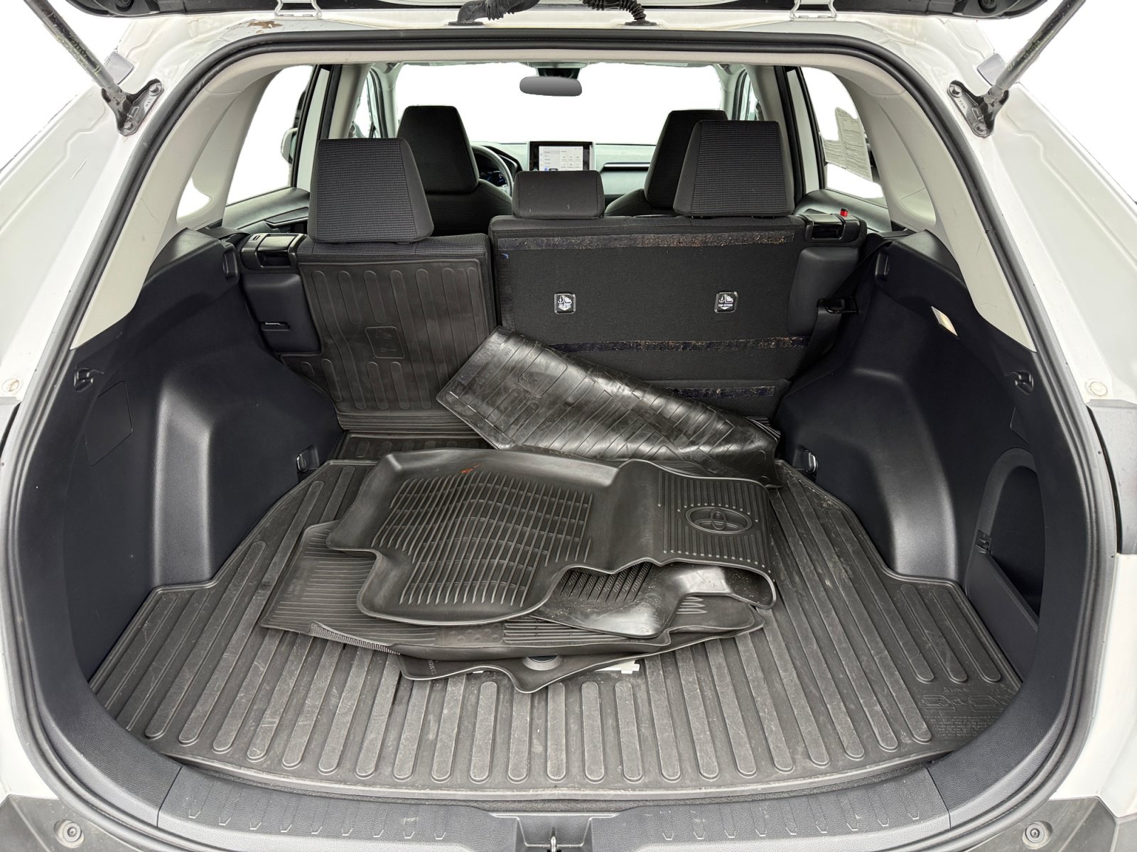 Used 2024 Toyota RAV4 LE AWD/4WD image 17