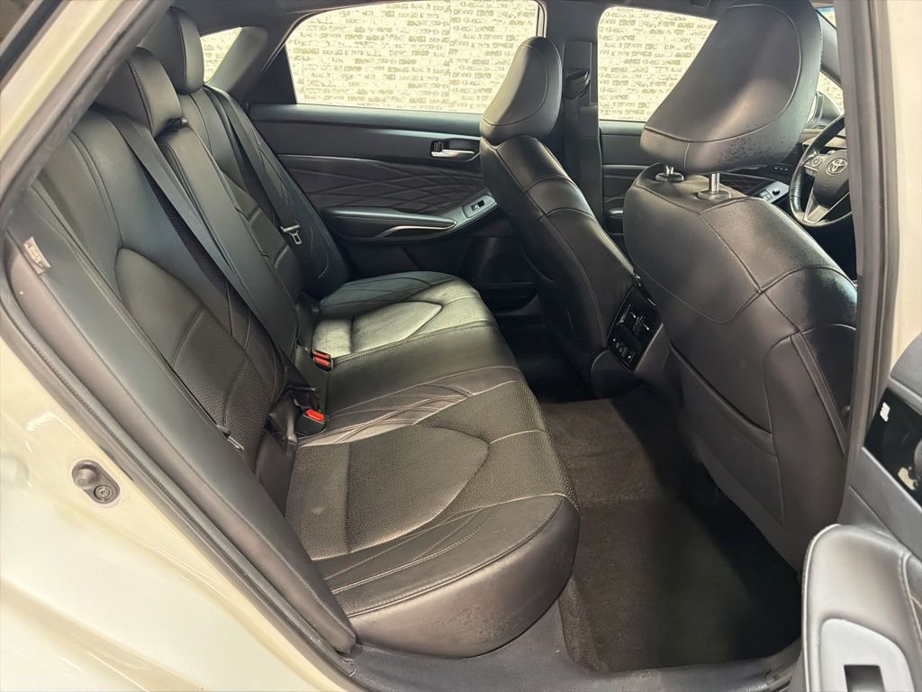 Used 2021 Toyota Avalon Limited FWD image 12