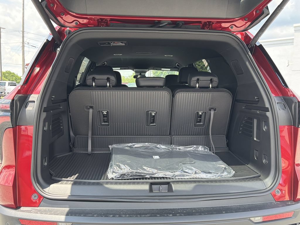 New 2026 Chevrolet Traverse LT w/ Midnight/Sport Edition FWD image 18