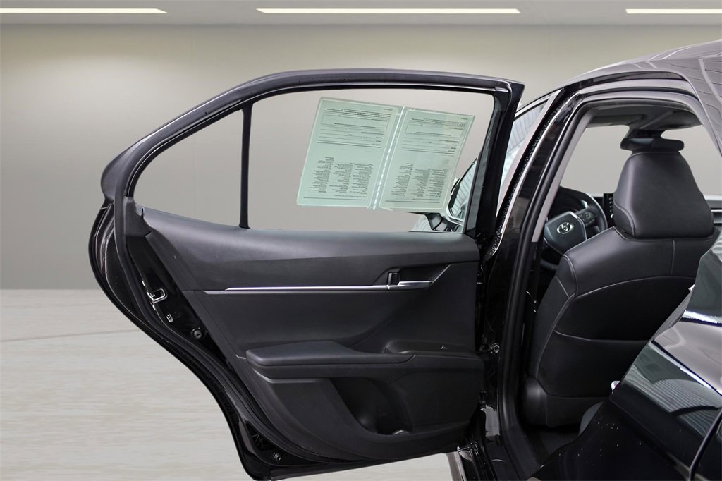 Used 2021 Toyota Camry SE image 31