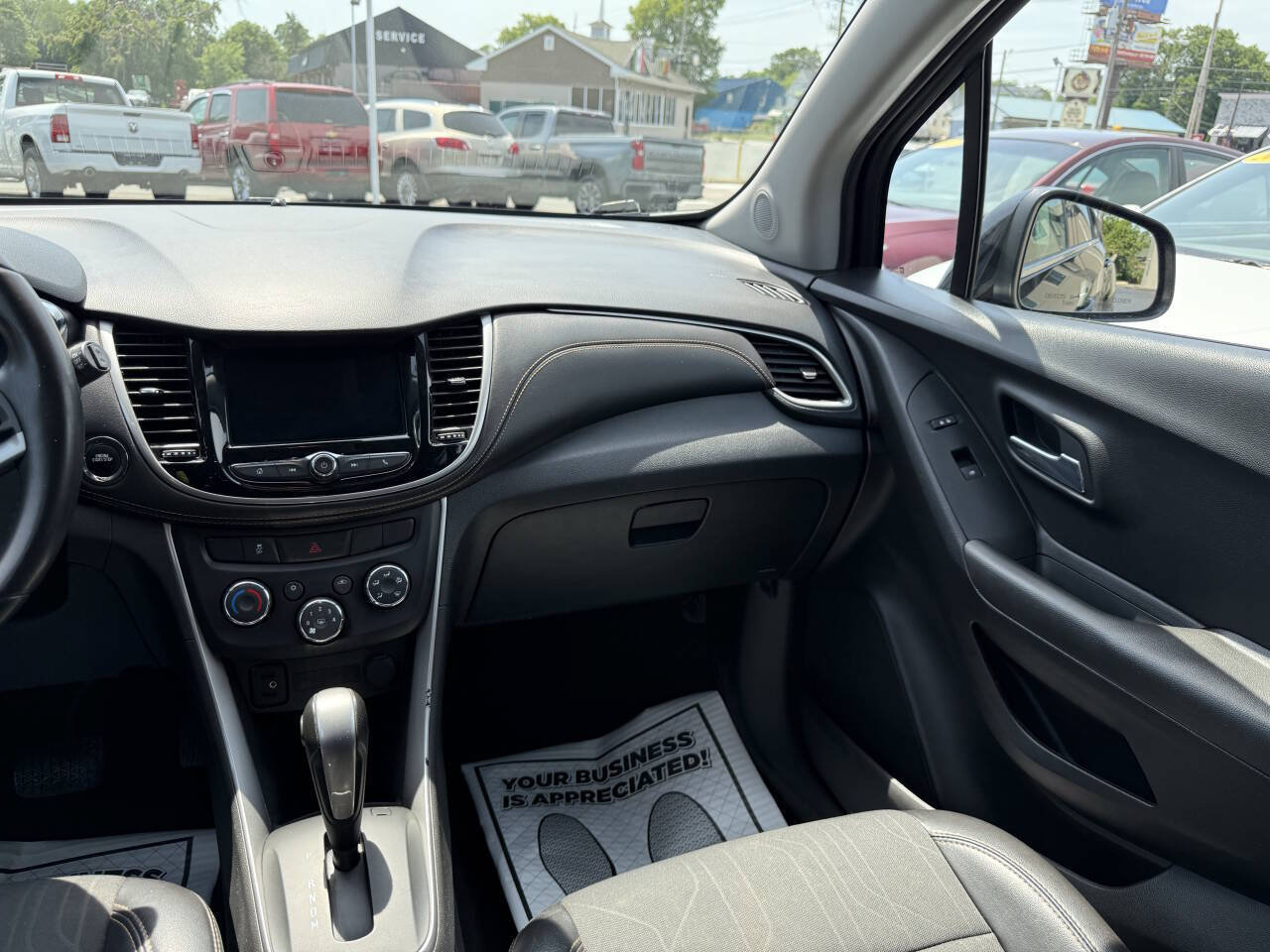 Used 2019 Chevrolet Trax LT w/ LT Convenience Package AWD/4WD image 12
