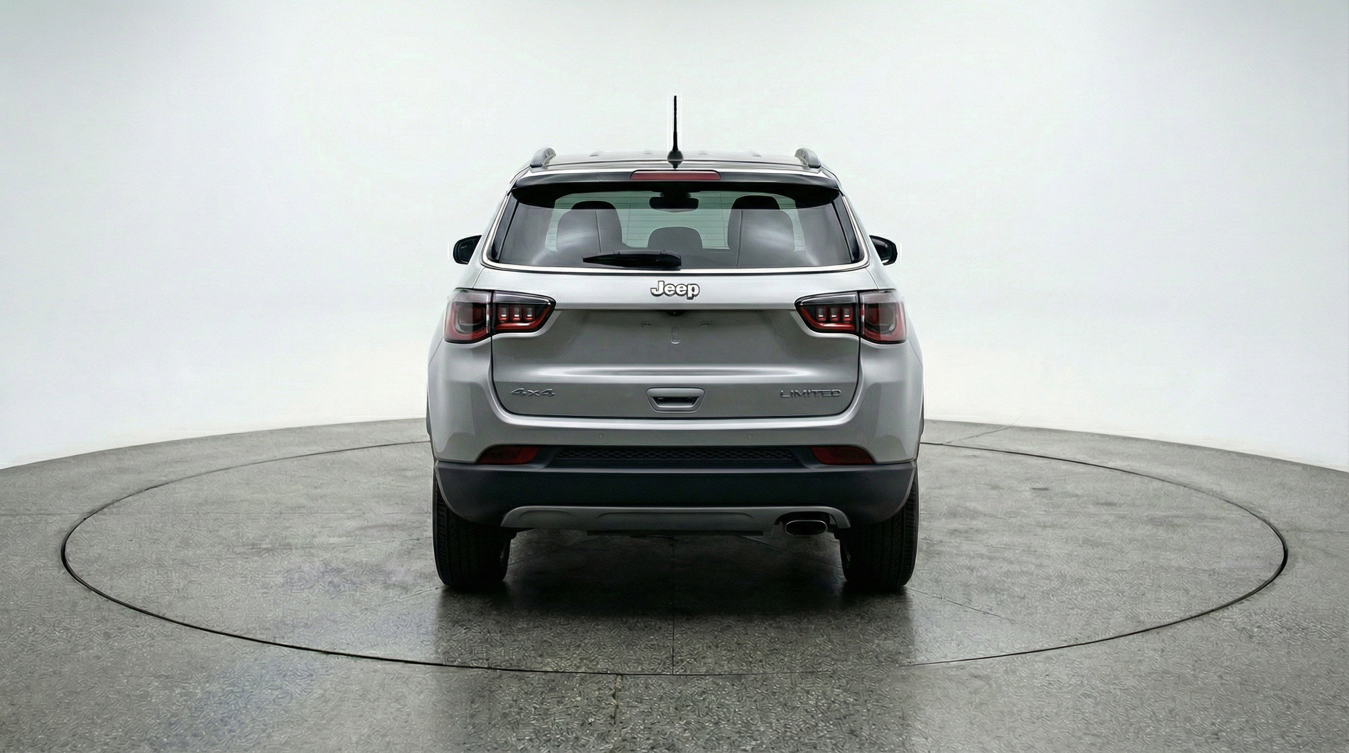 Used 2025 Jeep Compass Trailhawk image 7