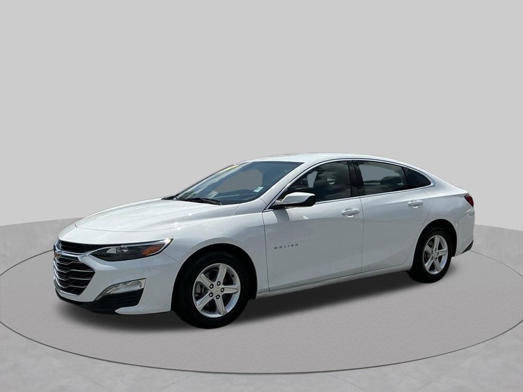 Used 2024 Chevrolet Malibu LT FWD image 2
