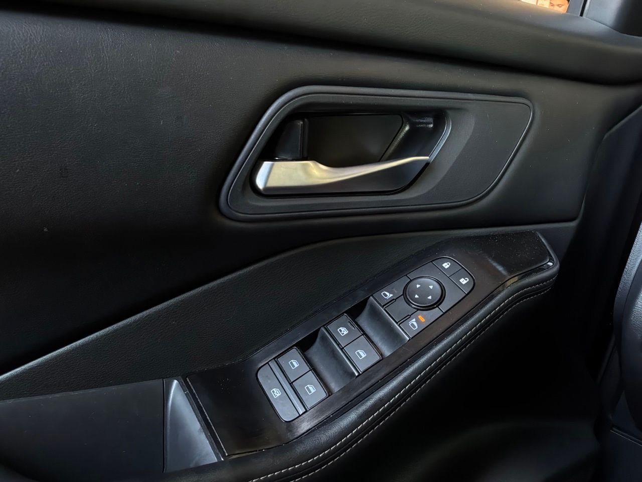 Used 2026 Nissan Rogue SV FWD image 22