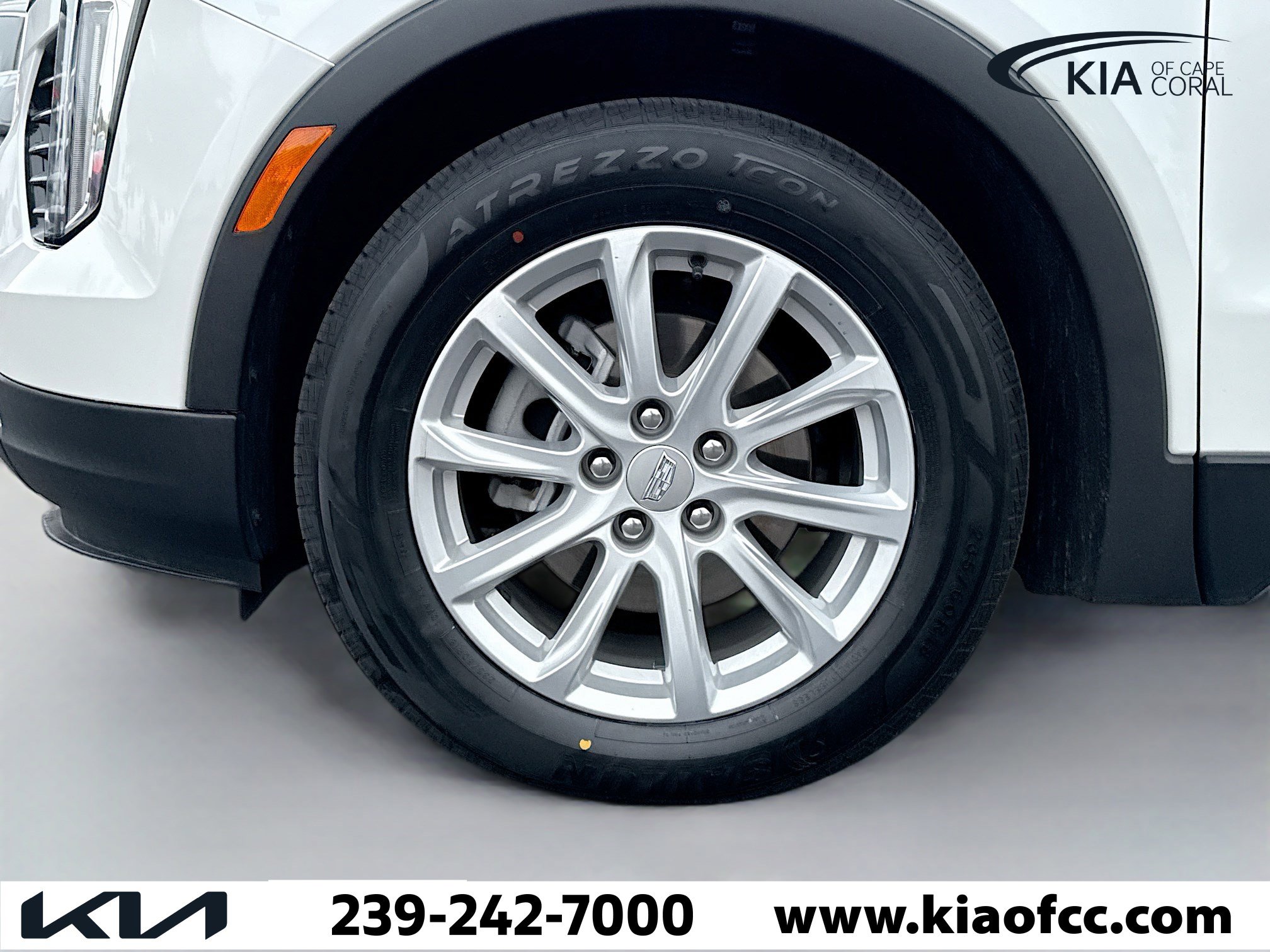 Used 2023 Cadillac XT4 Luxury w/ Driver Awareness Package image 40