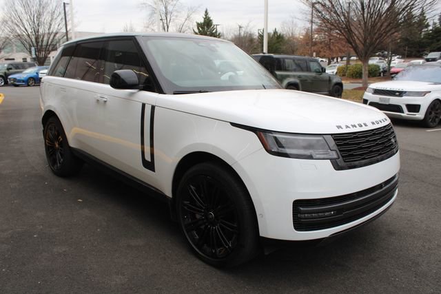 Used 2025 Land Rover Range Rover SE image 10