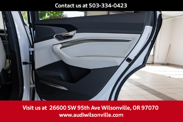 Used 2024 Audi Q8 e-tron Premium Plus w/ Premium Plus Package AWD/4WD image 30