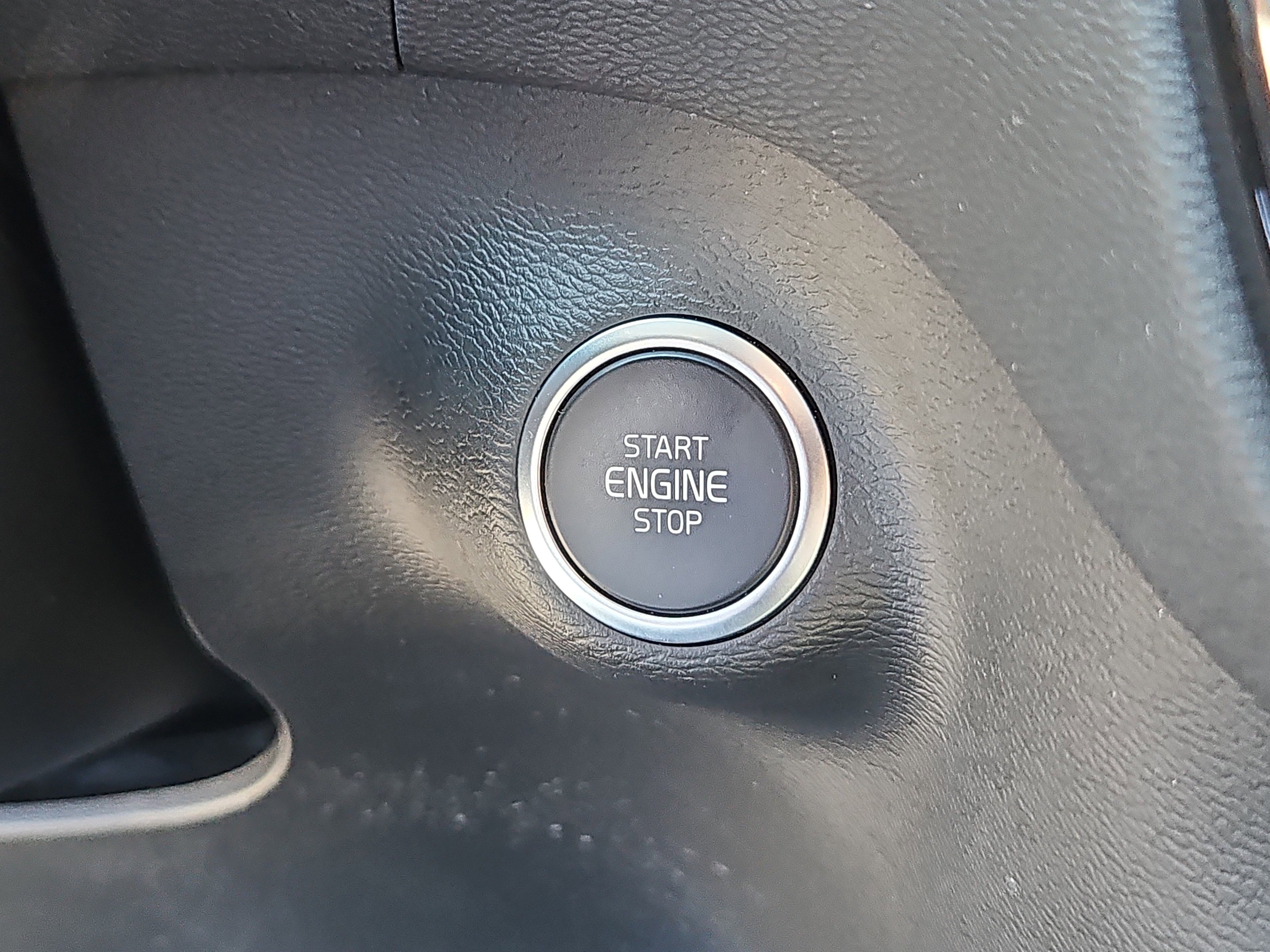 Used 2026 Volvo XC40 B5 Plus w/ Protection Package Premier image 17