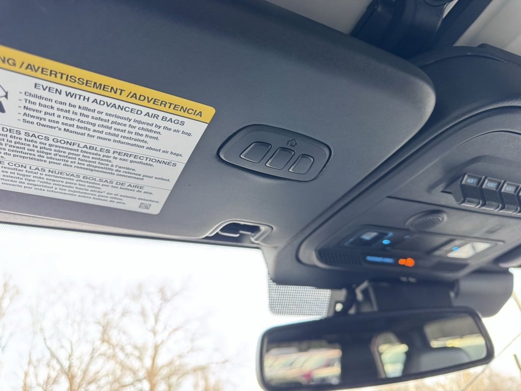 Used 2025 Ford Bronco Badlands image 12