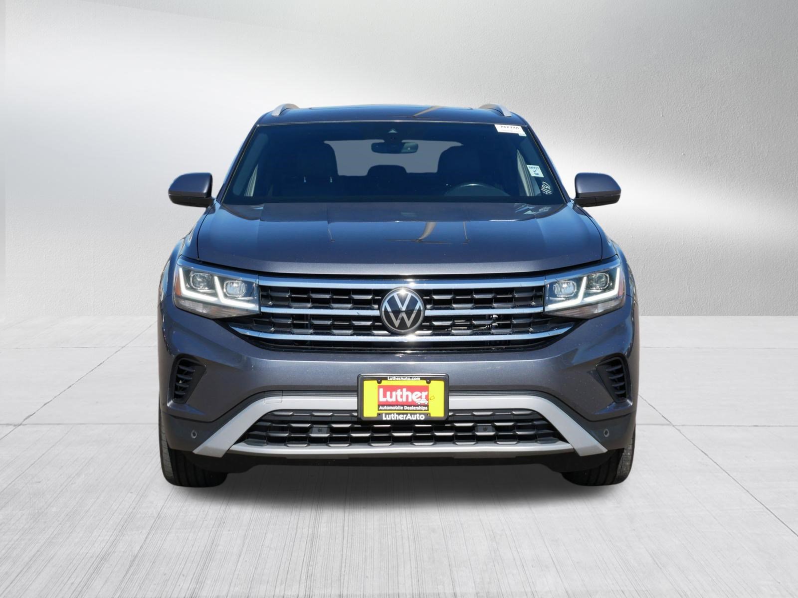 Used 2020 Volkswagen Atlas Cross Sport SEL AWD/4WD image 2