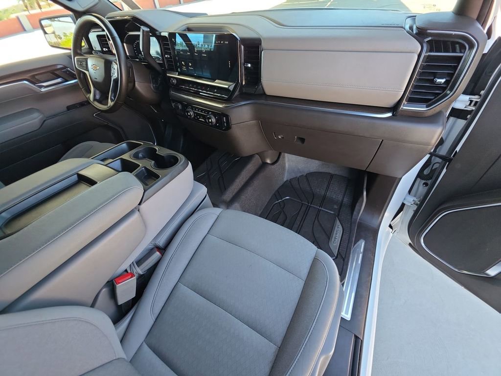 Used 2023 Chevrolet Silverado 1500 LT w/ Convenience Package II AWD/4WD image 30