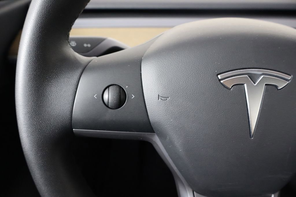 Used 2020 Tesla Model Y Long Range image 26