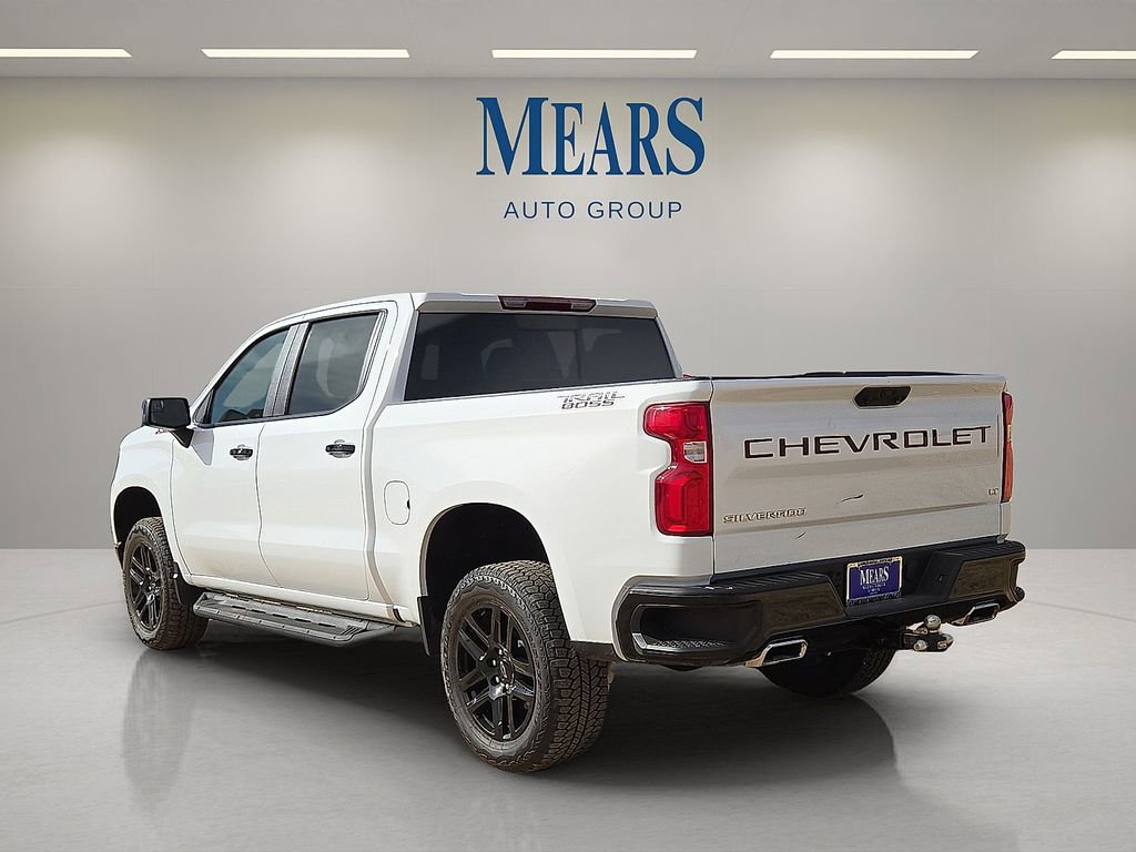 Used 2025 Chevrolet Silverado 1500 LT Trail Boss w/ Convenience Package II image 3
