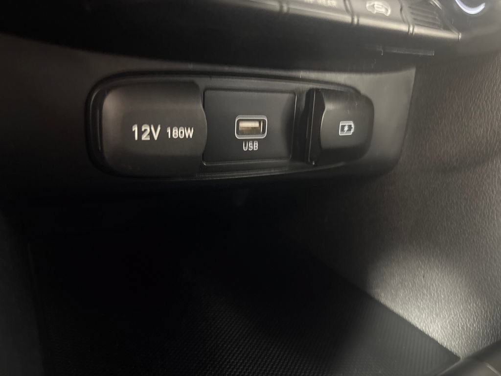 Used 2022 Hyundai Veloster N FWD image 17