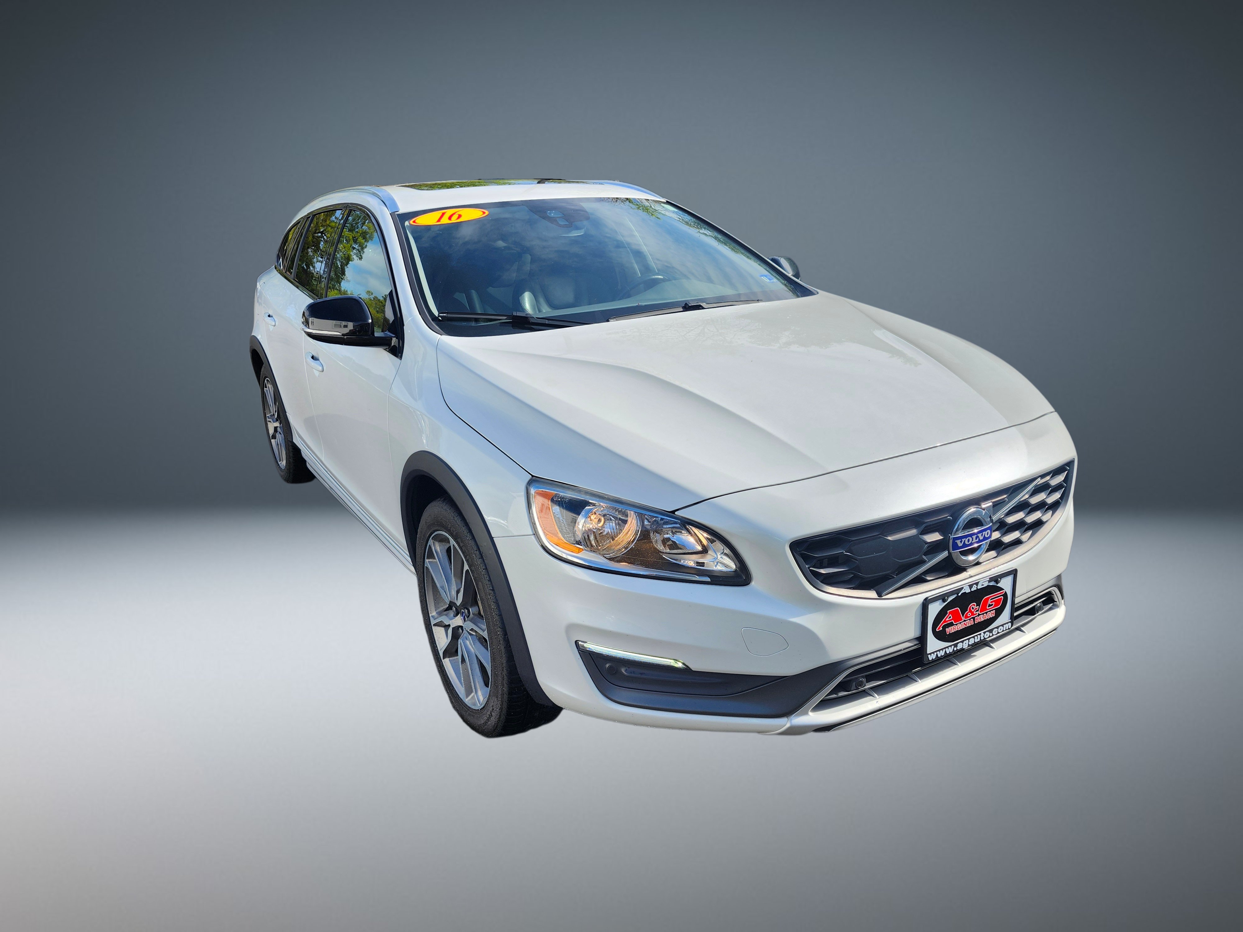 Used 2016 Volvo V60 T5 Cross Country w/ Climate Package AWD/4WD image 1