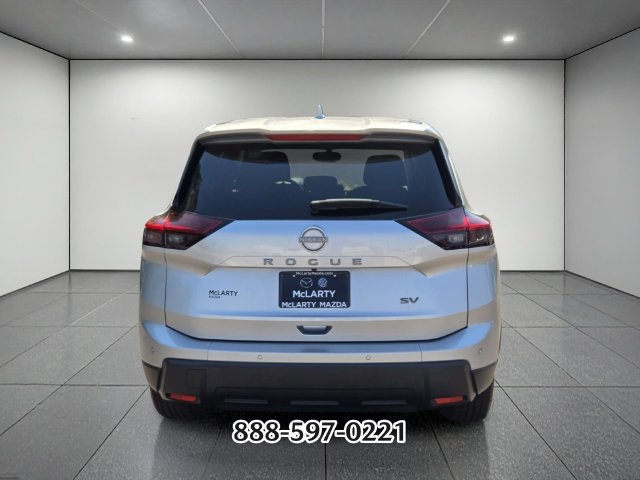 Used 2024 Nissan Rogue SV FWD image 4
