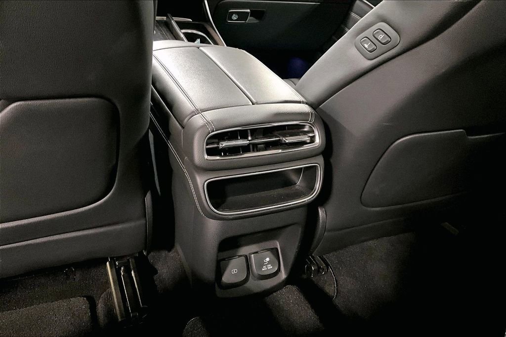 Used 2024 Genesis GV80 3.5T image 32