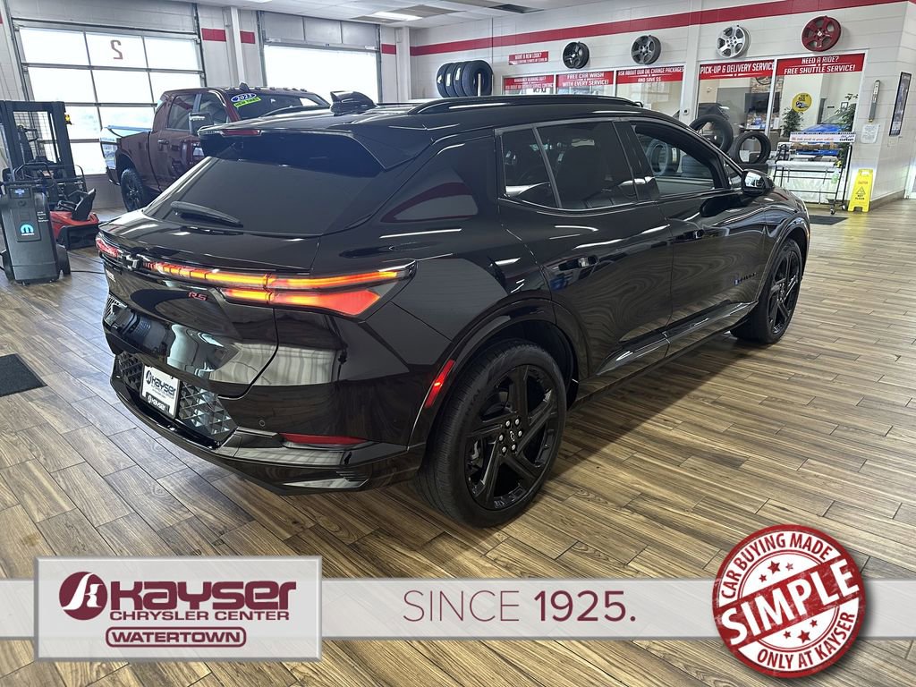 Used 2024 Chevrolet Equinox EV RS image 5