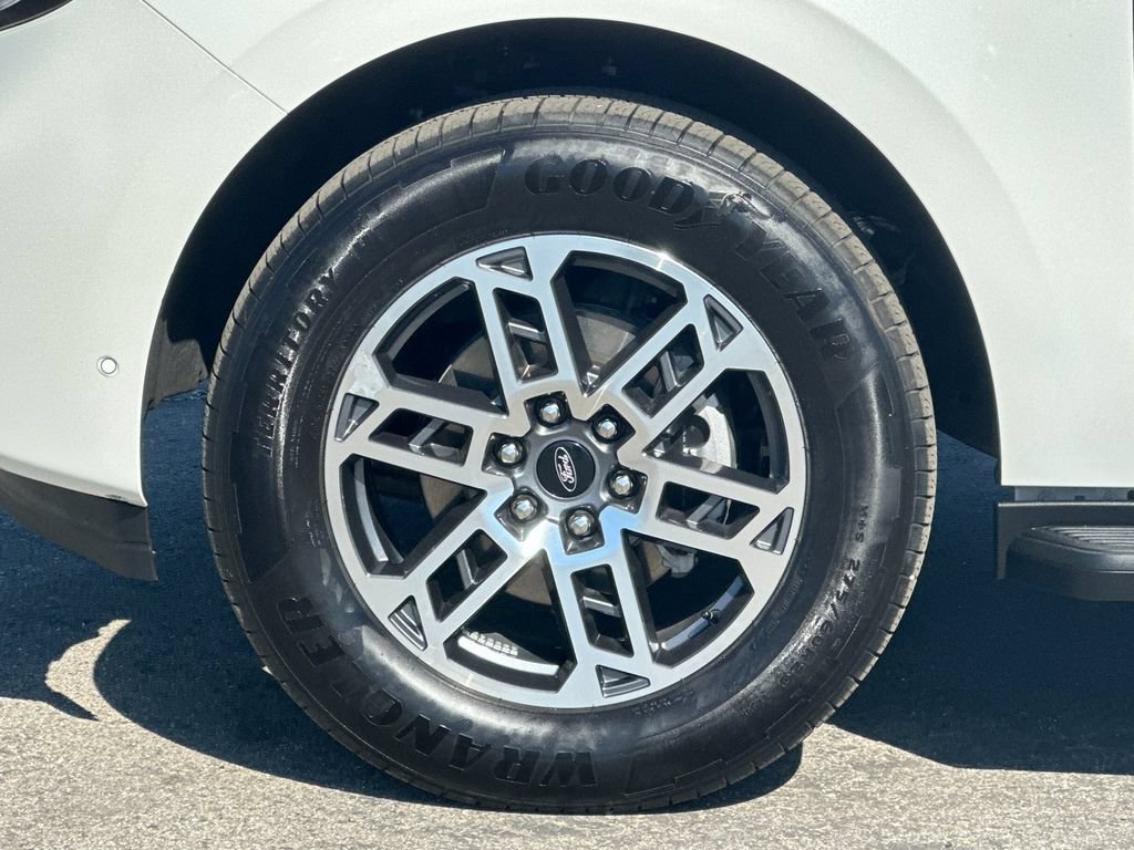 Certified 2025 Ford Expedition Active RWD image 26