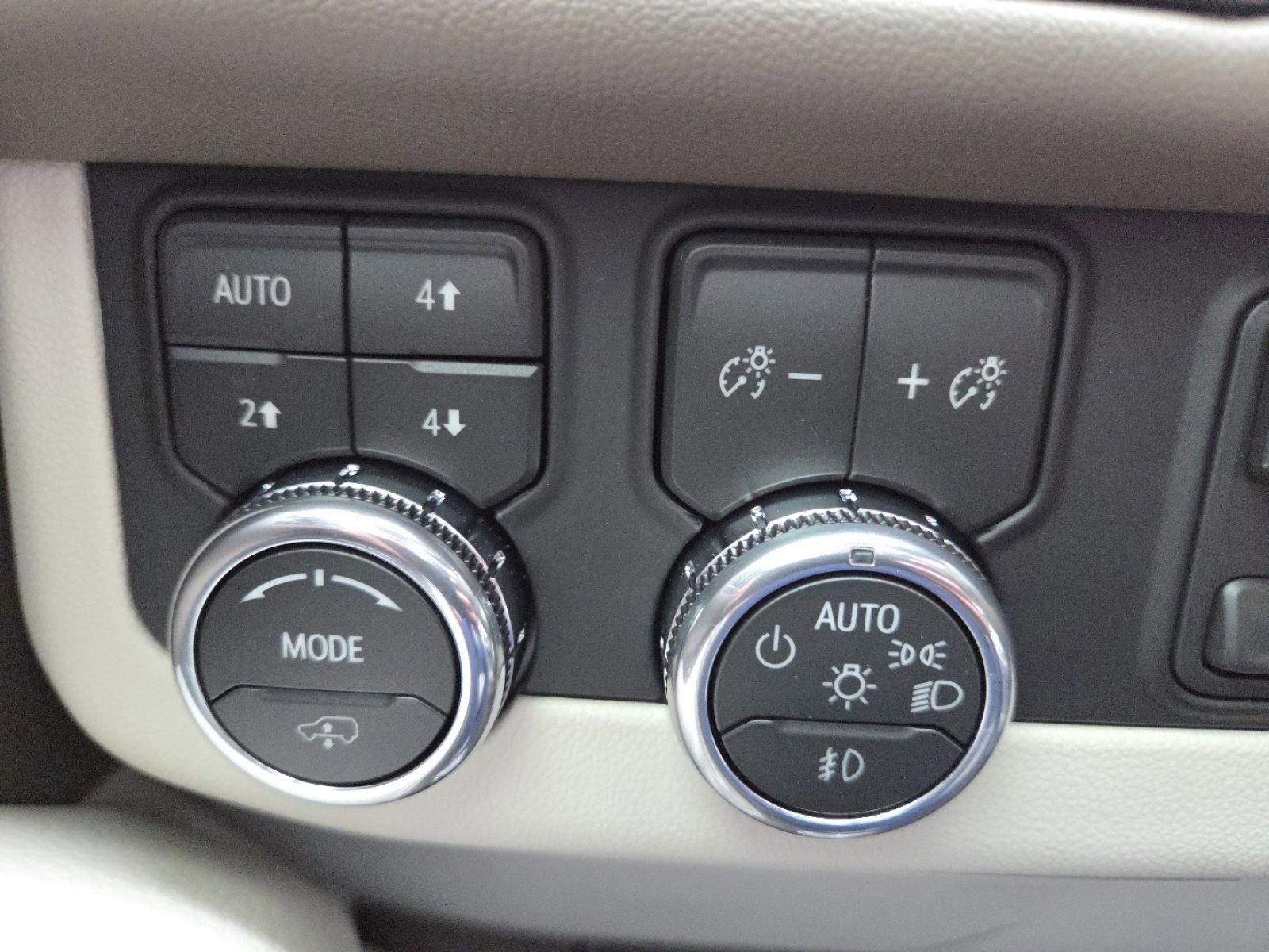 New 2026 GMC Yukon XL Denali w/ Denali Reserve Package image 8