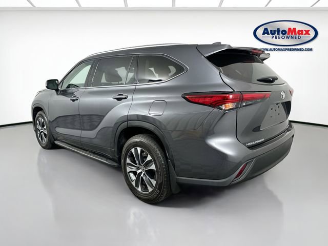 Used 2020 Toyota Highlander XLE AWD/4WD image 6