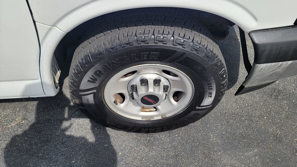 Used 2017 GMC Savana 2500 image 15