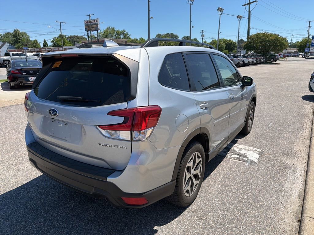 Used 2021 Subaru Forester Premium AWD/4WD image 6