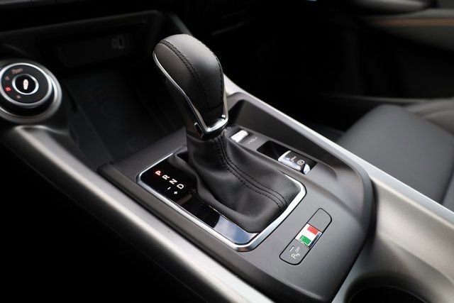 New 2025 Alfa Romeo Tonale Veloce w/ Premium Package image 24