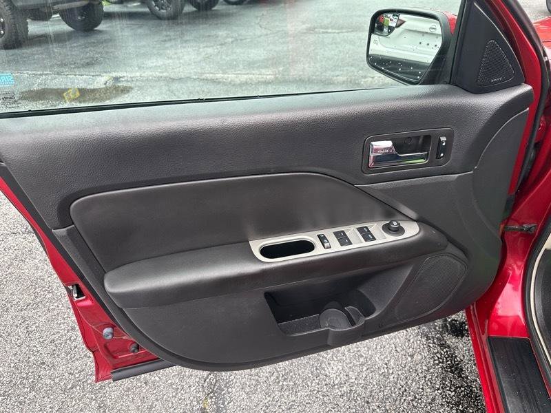 Used 2011 Ford Fusion SEL w/ 301A Rapid Spec Order Code FWD image 10
