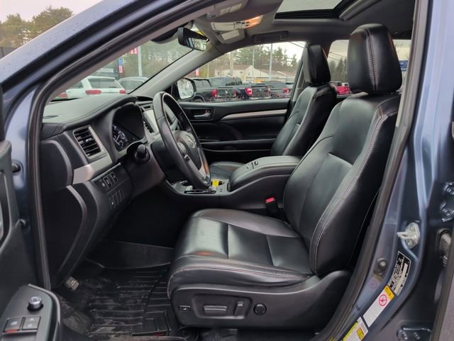 Used 2019 Toyota Highlander XLE image 16