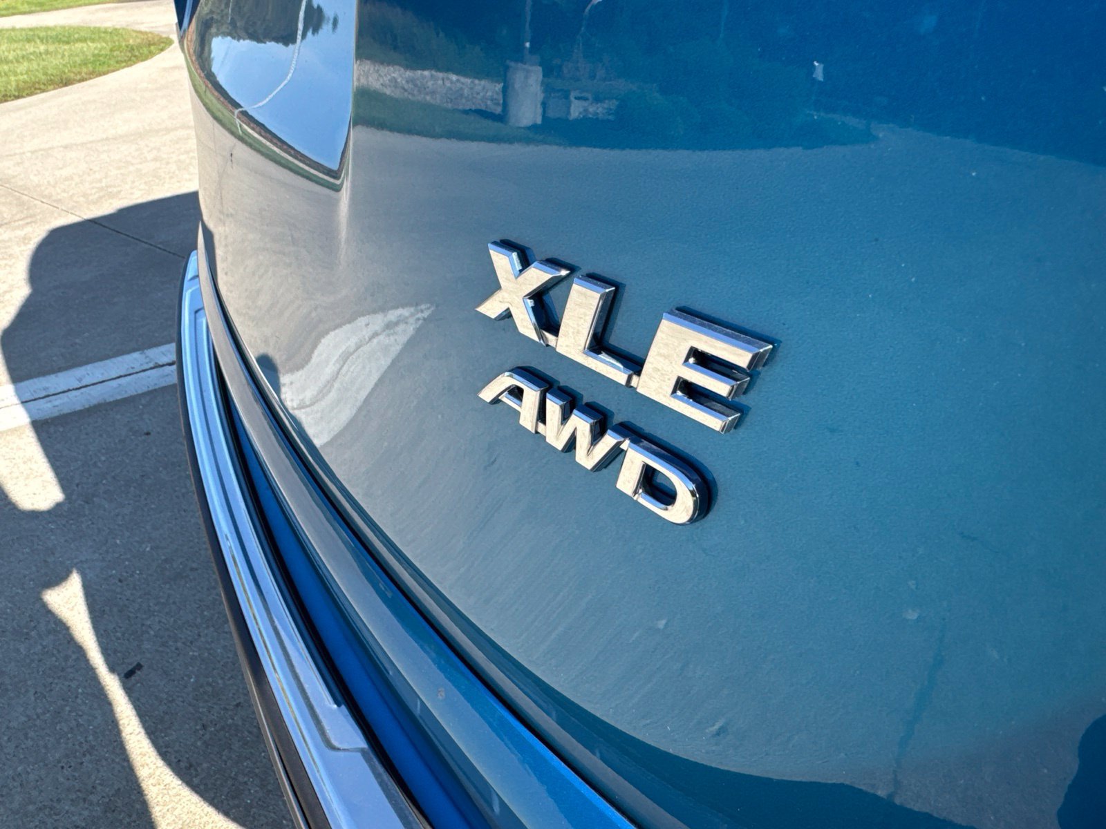 Used 2017 Toyota RAV4 XLE w/ Plus Special Value Package AWD/4WD image 10