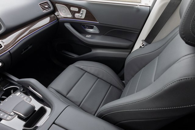 Certified 2025 Mercedes-Benz GLE 450e 4MATIC image 27