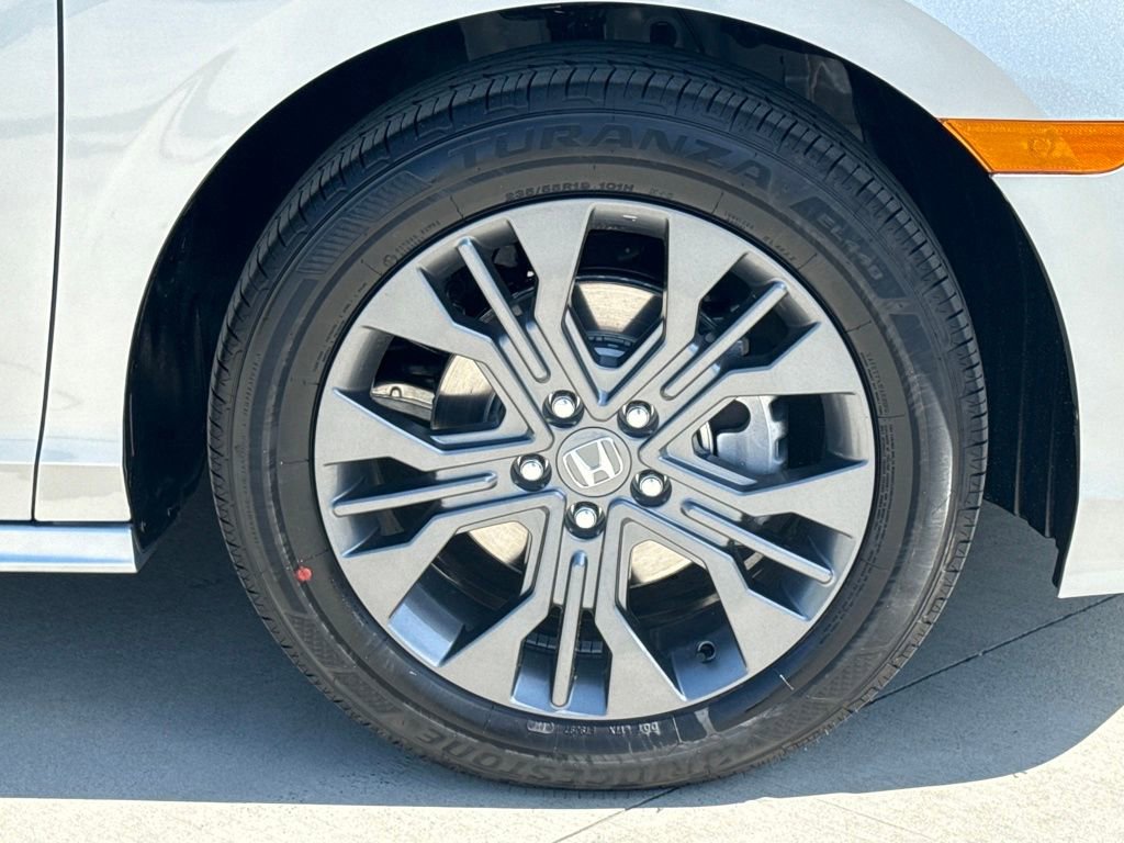 New 2026 Honda Odyssey Touring image 9