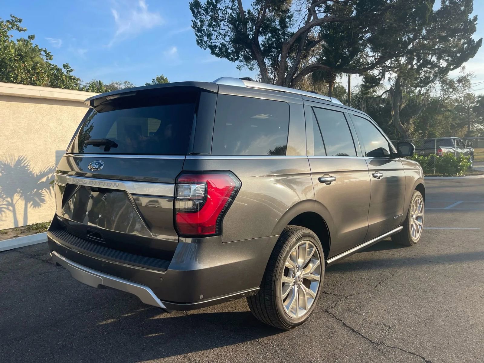 Used 2019 Ford Expedition Platinum image 5