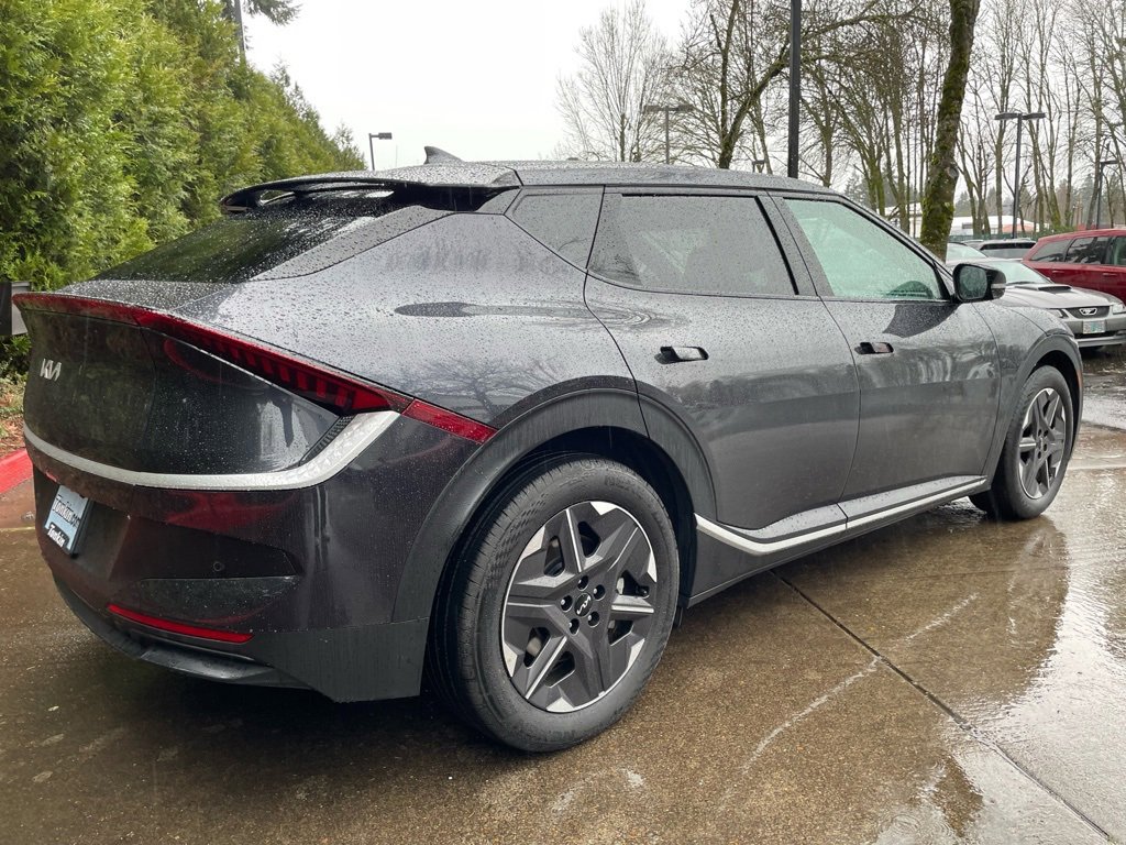 Used 2025 Kia EV6 Light image 4