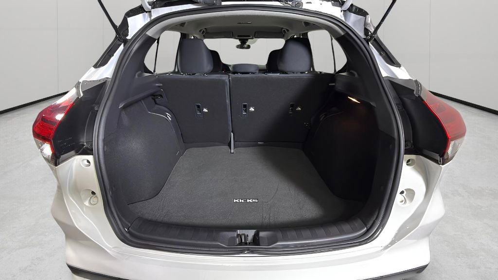 Used 2023 Nissan Kicks SV FWD image 27